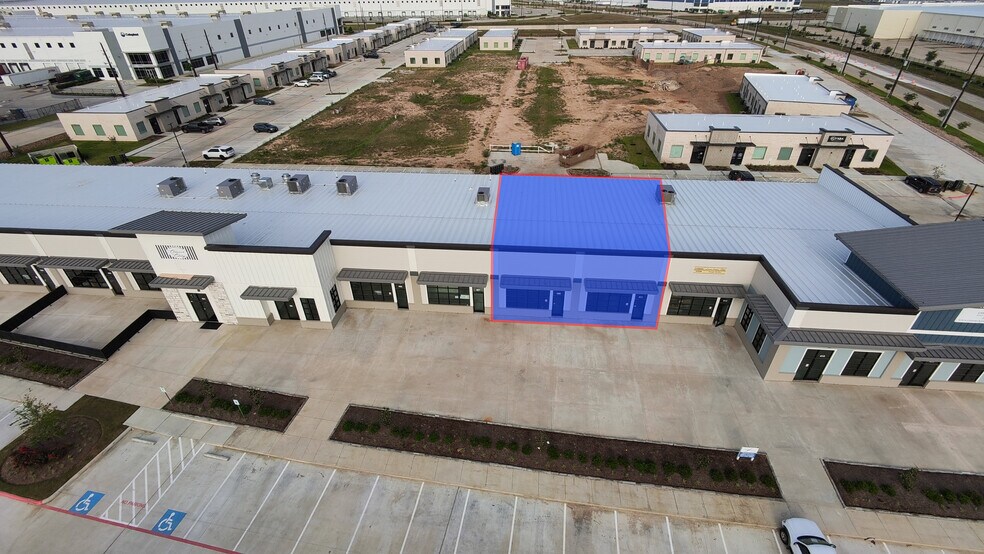 More Photos Of 30625 Kingsland Blvd, Brookshire Storefront For Lease