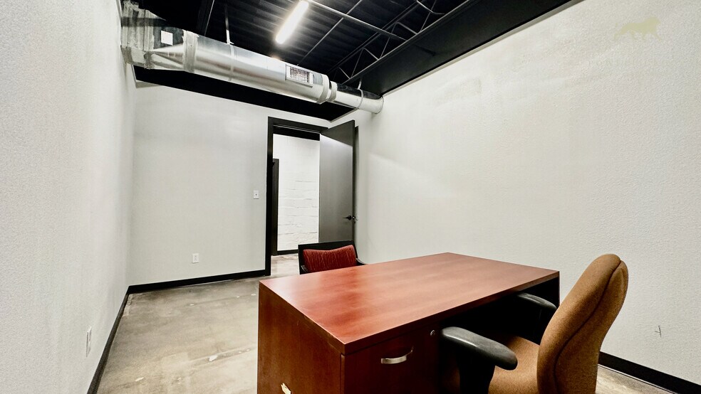 More Photos Of 3610 34th St, Lubbock Office For Sale