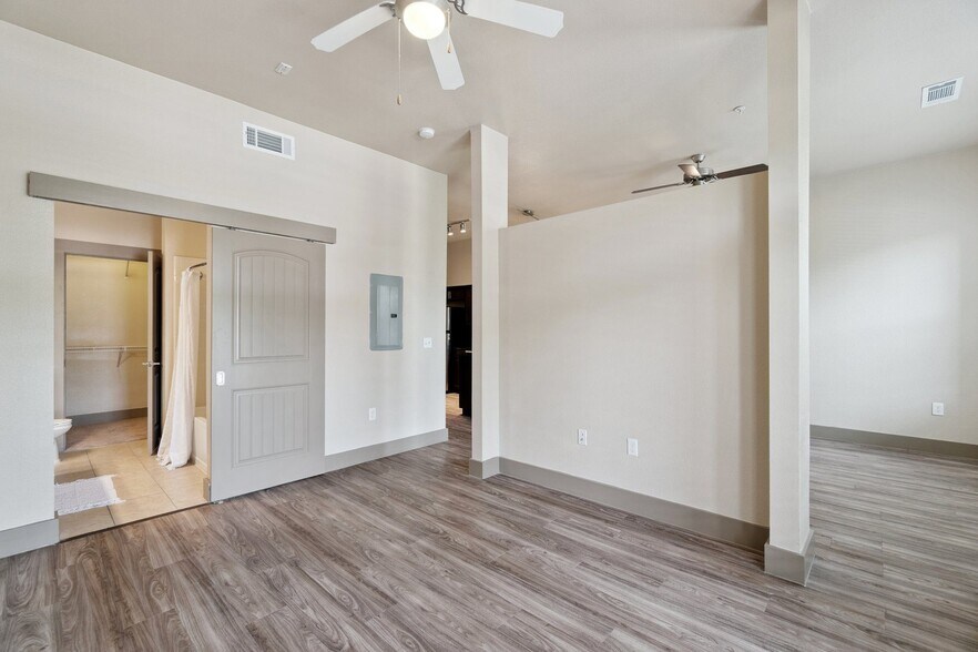 More Photos Of 1325 N Walker Ave, Oklahoma City Apartments For Lease