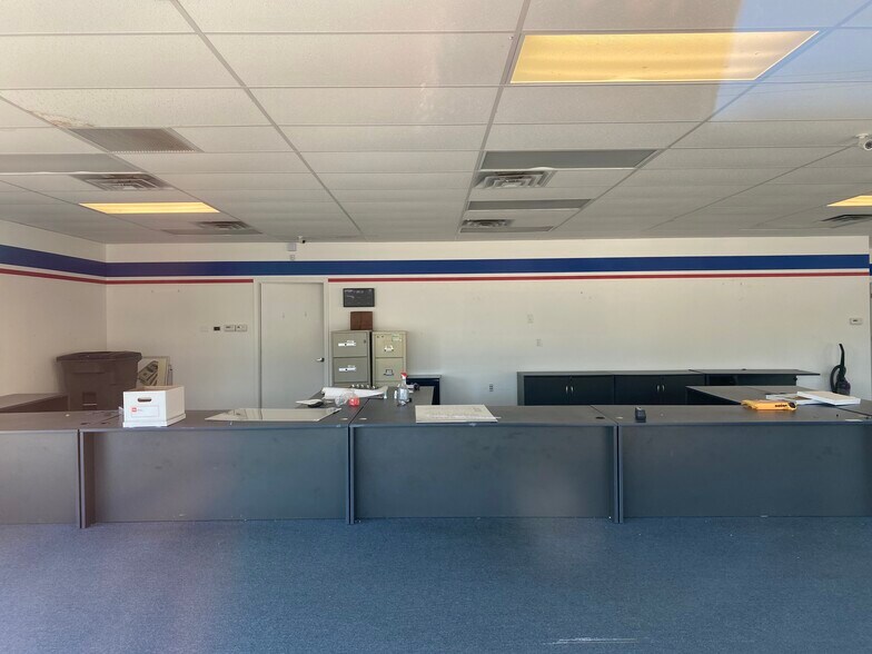 More Photos Of 911 Conant St, Maumee Freestanding For Lease