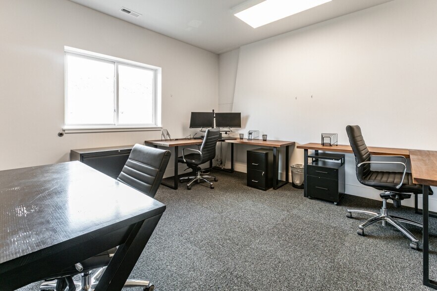 More Photos Of 5680 Browns Canyon Rd, Peoa Showroom For Lease