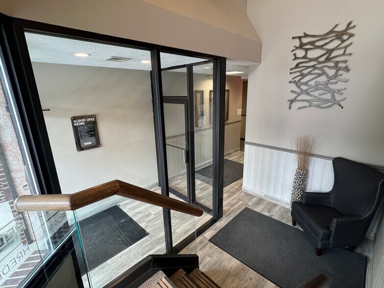 More Photos Of 21 Old Main St, Fishkill Office For Lease