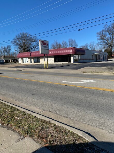 More Photos Of 1102 W Main St, Marion Freestanding For Sale