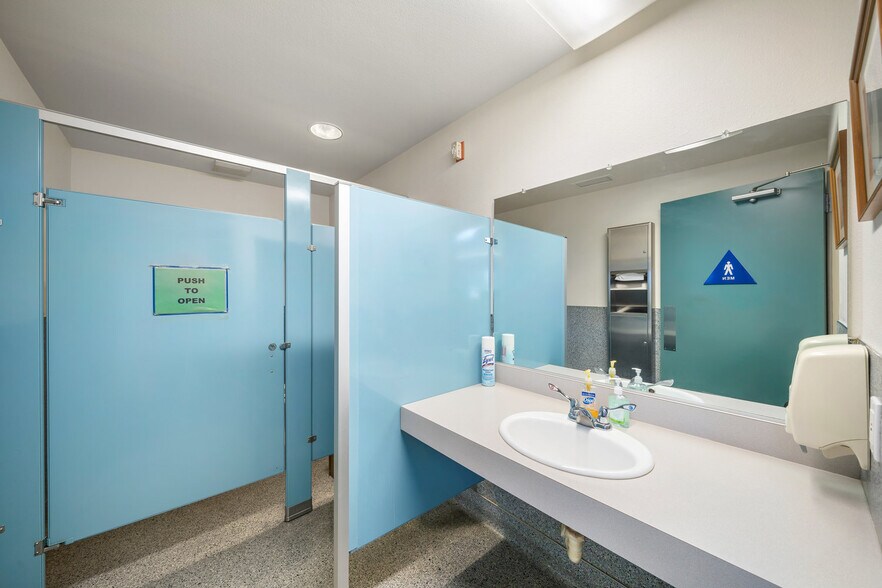 More Photos Of 4301 Second Wind Way, Paso Robles Office For Lease