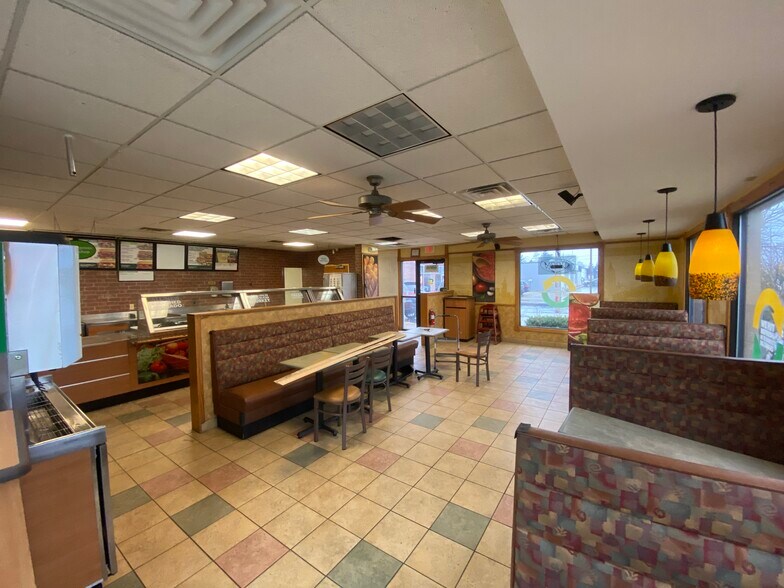 More Photos Of 7652 Mentor Ave, Mentor Fast Food For Sale