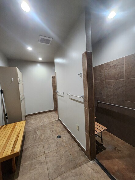 More Photos Of 21200 TX-46, Spring Branch Medical For Sale