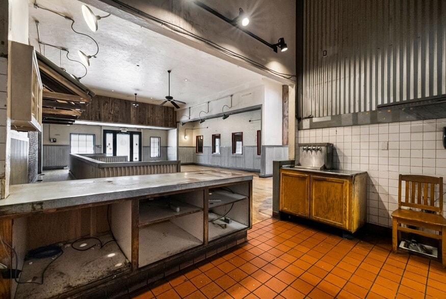 More Photos Of 131 Broadway St, Chico Restaurant For Sale