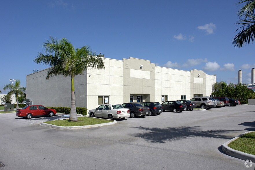 More Photos Of 6370-6376 NW 97th Ave, Doral Light Distribution For Lease