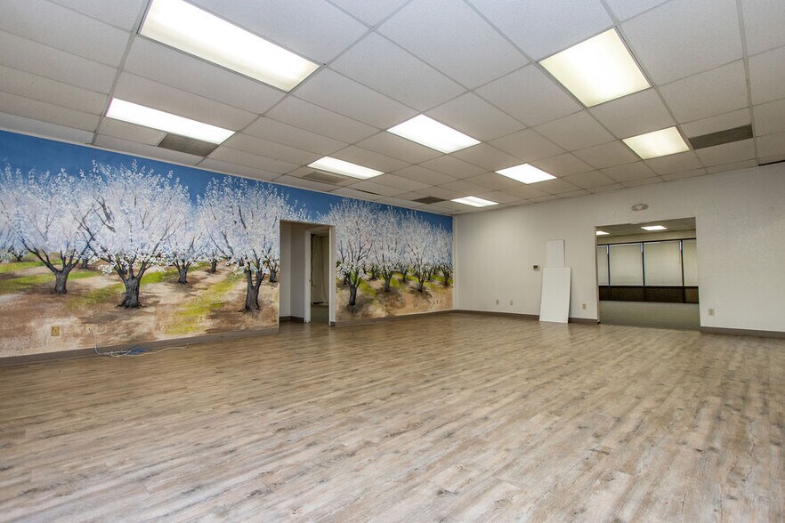 More Photos Of 138 Regis St, Turlock Office For Lease