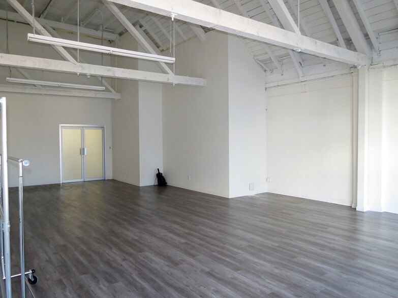 More Photos Of 1016 S Santee St, Los Angeles Storefront For Sale