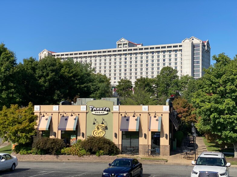 More Photos Of 2407 Green Mountain Dr, Branson Restaurant For Sale