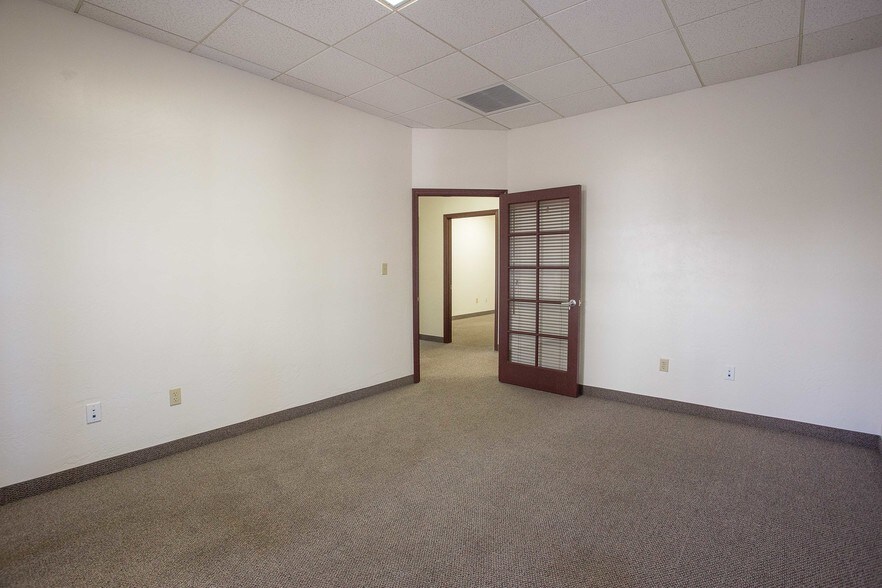 More Photos Of 1825-1845 E Northern Ave, Phoenix Office For Lease