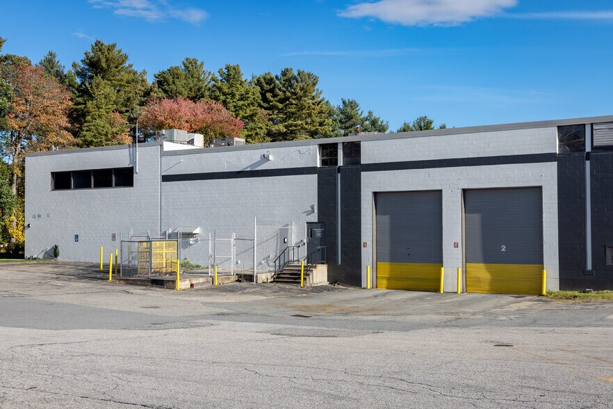 More Photos Of 23 Esquire Rd, North Billerica Manufacturing For Lease