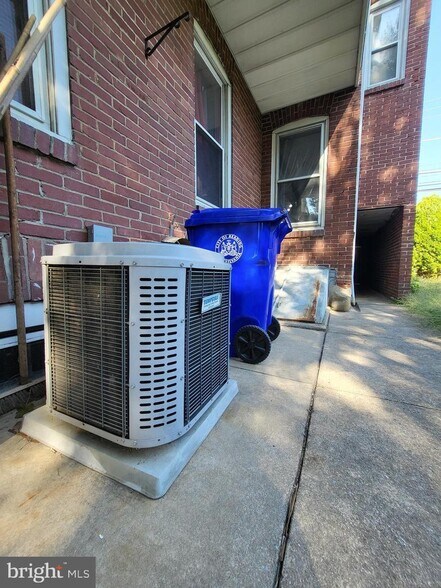 More Photos Of 402 Morgantown Rd, Reading Storefront Retail Residential For Sale