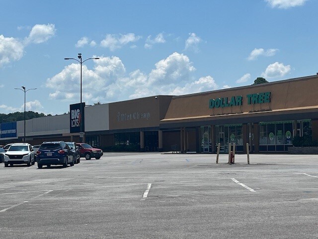 More Photos Of 3225 Rainbow Dr, Rainbow City Unknown For Lease