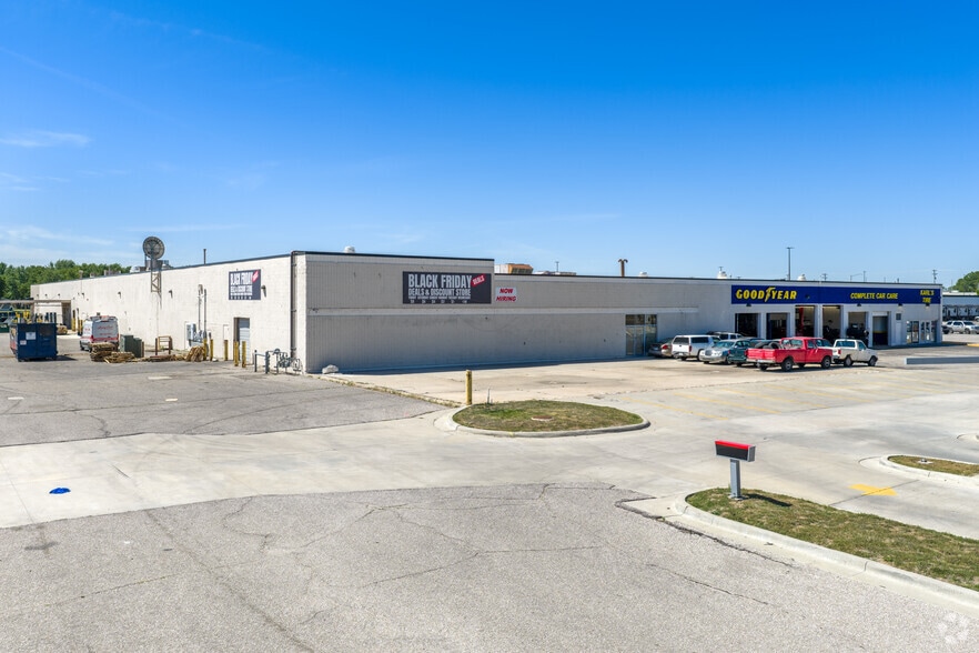 Primary Photo Of 4830-4958 S Broadway St, Wichita Unknown For Lease