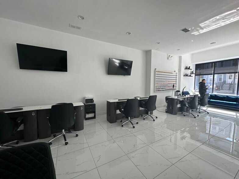 More Photos Of 1342 W Belmont Ave, Chicago Office Residential For Sale