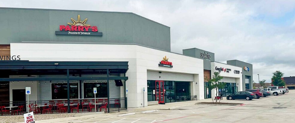 More Photos Of NWC Heritage Trace Pkwy & I-35W, Fort Worth Unknown For Lease