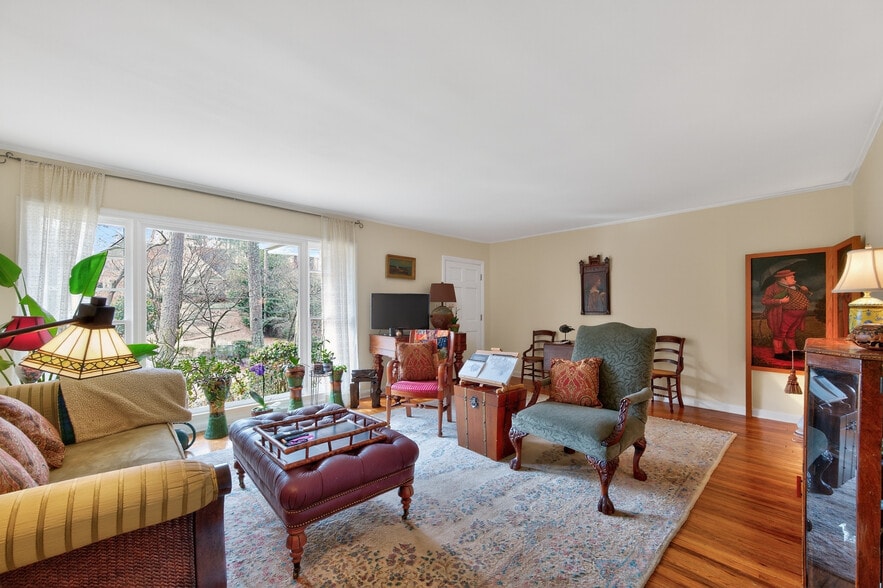 More Photos Of 827 Pinetree Dr, Decatur Apartments For Sale