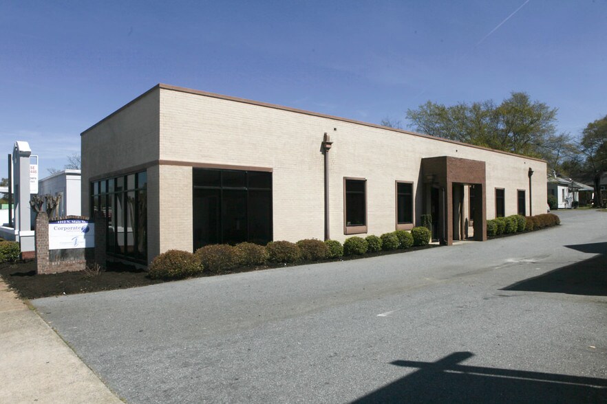 Primary Photo Of 1212 N Main St, Anderson Office For Lease