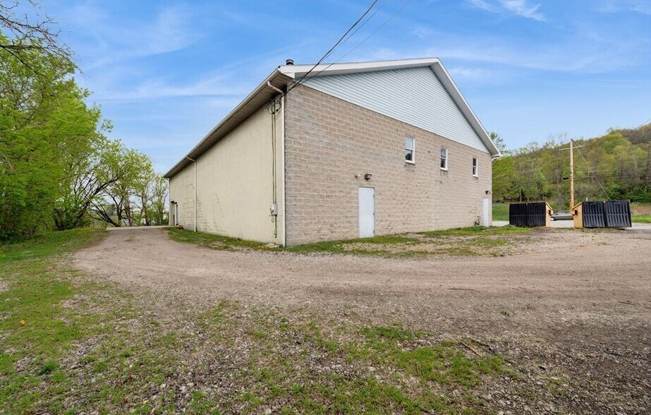 More Photos Of 1640 Scalp Ave, Johnstown Freestanding For Sale