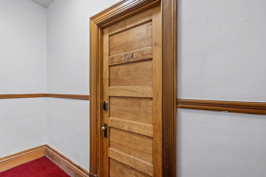 More Photos Of 2150 Rue Tupper, Montréal Apartments For Sale