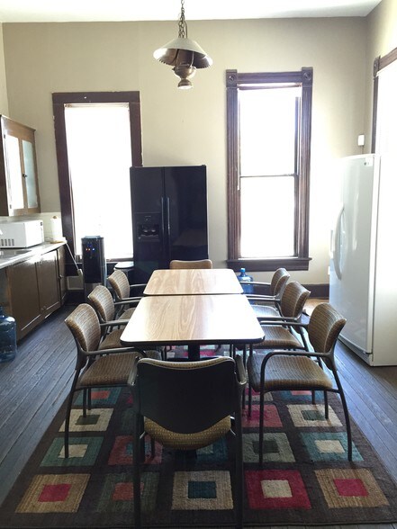 More Photos Of 1000 E Cesar Chavez St, Austin Loft Creative Space For Lease