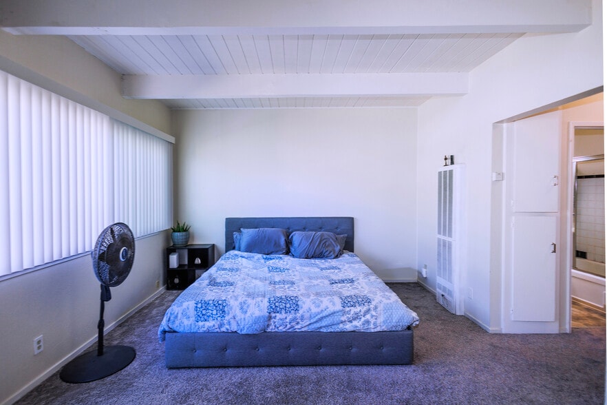 More Photos Of 106 N Bayshore Blvd, San Mateo Apartments For Sale