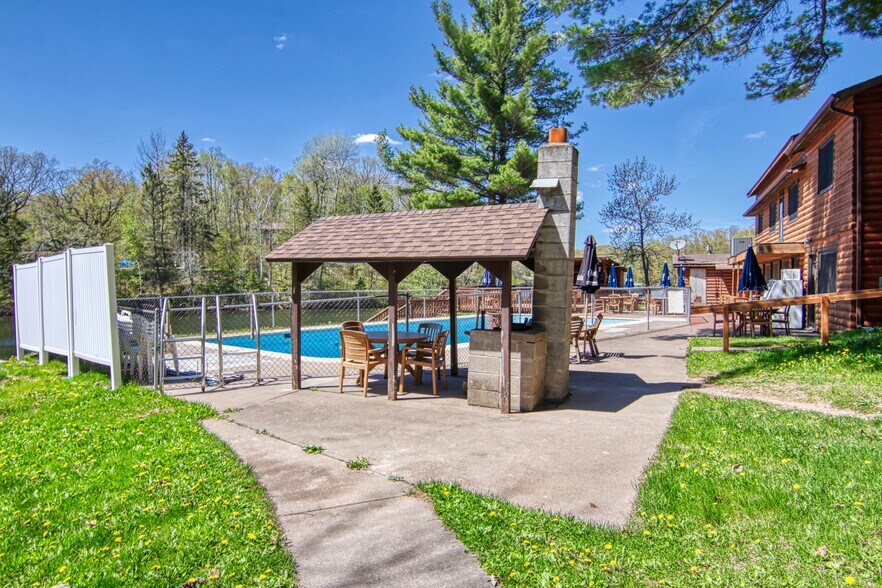 More Photos Of 1085 N County Highway F Unit 26, Birchwood Restaurant For Sale