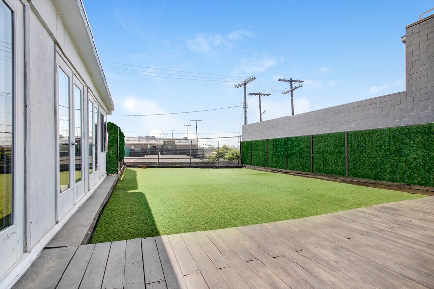 More Photos Of 12926 Venice Blvd, Los Angeles Storefront Retail Office For Sale