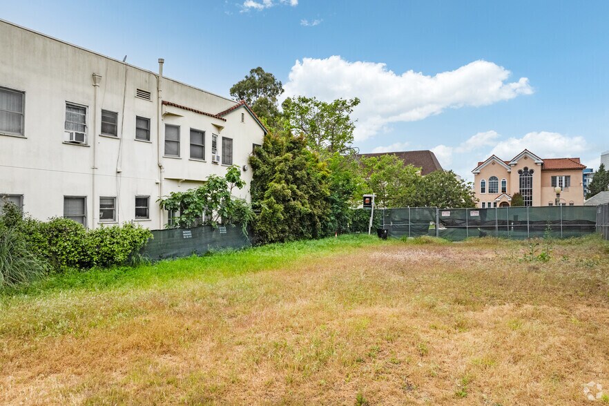 More Photos Of 930 S Mansfield Ave, Los Angeles Land For Sale