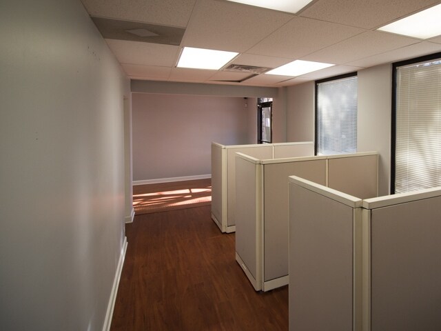 More Photos Of 4260 Westbrook Dr, Aurora Loft Creative Space For Lease