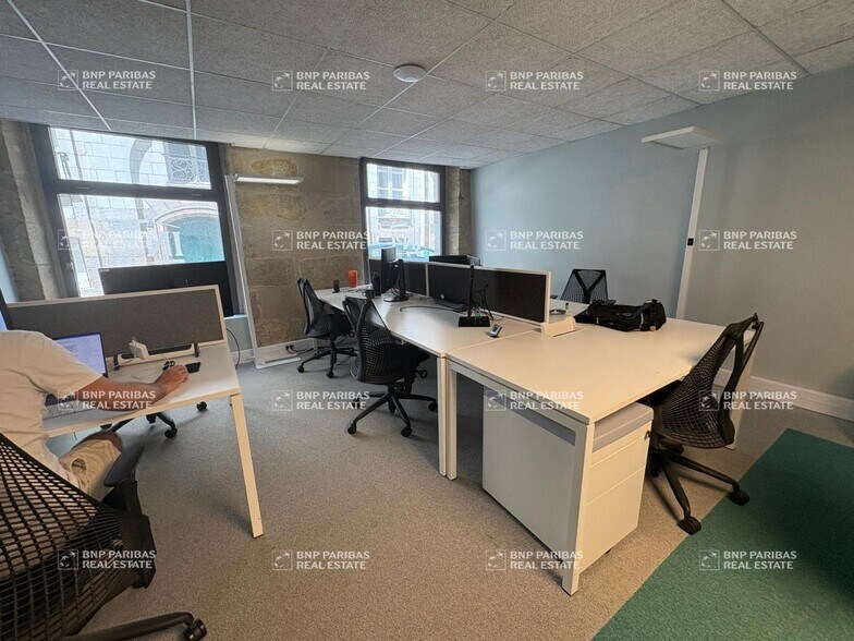 More Photos Of , Nantes Office For Sale