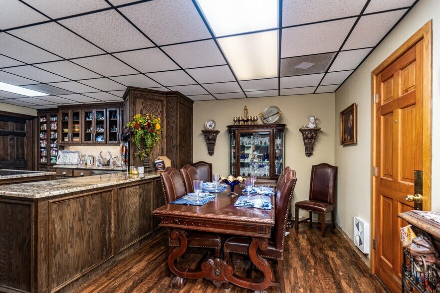 More Photos Of 4308 Olton Rd, Plainview Office For Sale