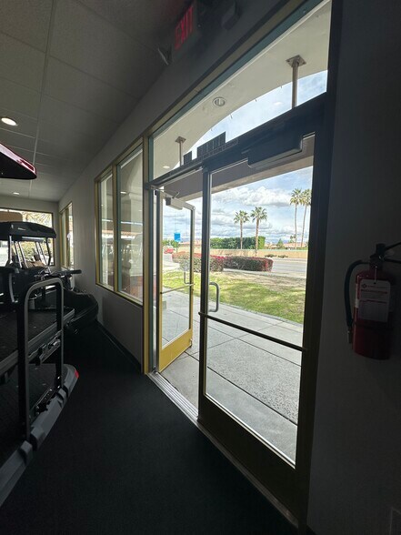 More Photos Of 50929 Washington St, La Quinta Supermarket For Lease