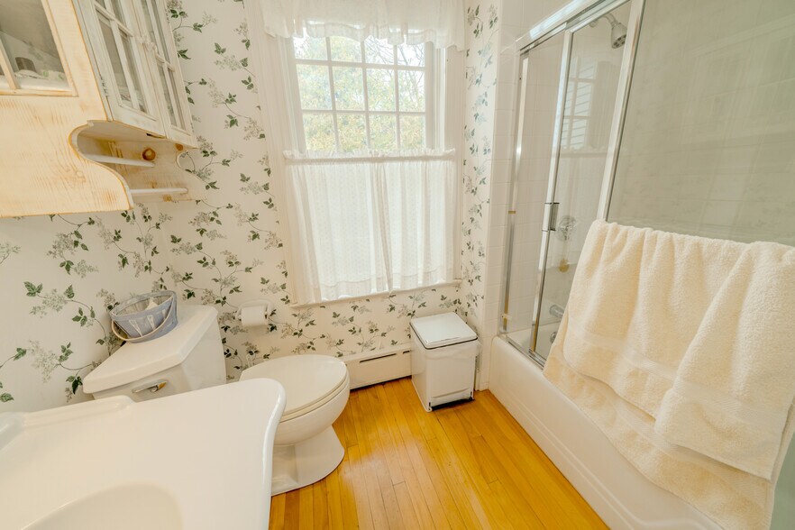 More Photos Of 73 Elm St, Camden Office For Sale