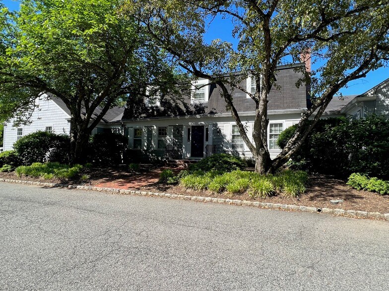 More Photos Of 19 E Main St, Mendham Medical For Sale