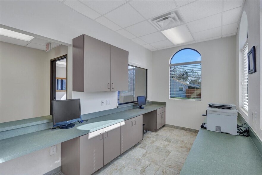 More Photos Of 401 W Main St, Allen Medical For Sale