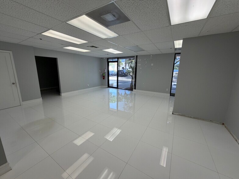 More Photos Of 6401 E Rogers Cir, Boca Raton Light Distribution For Lease