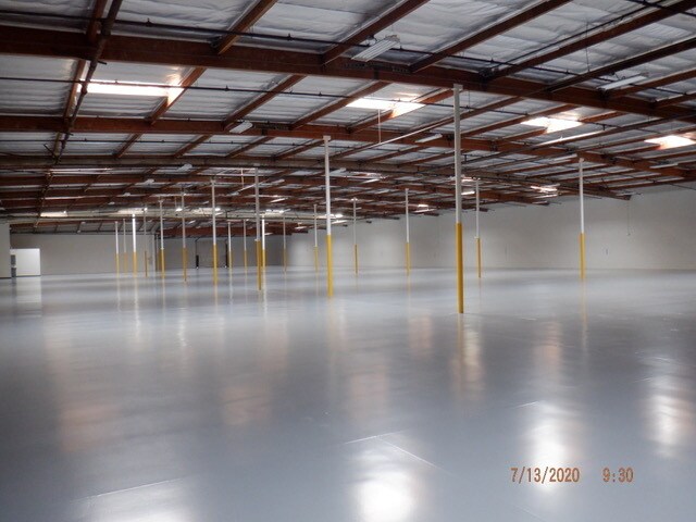More Photos Of 13838 S Figueroa St, Los Angeles Warehouse For Lease