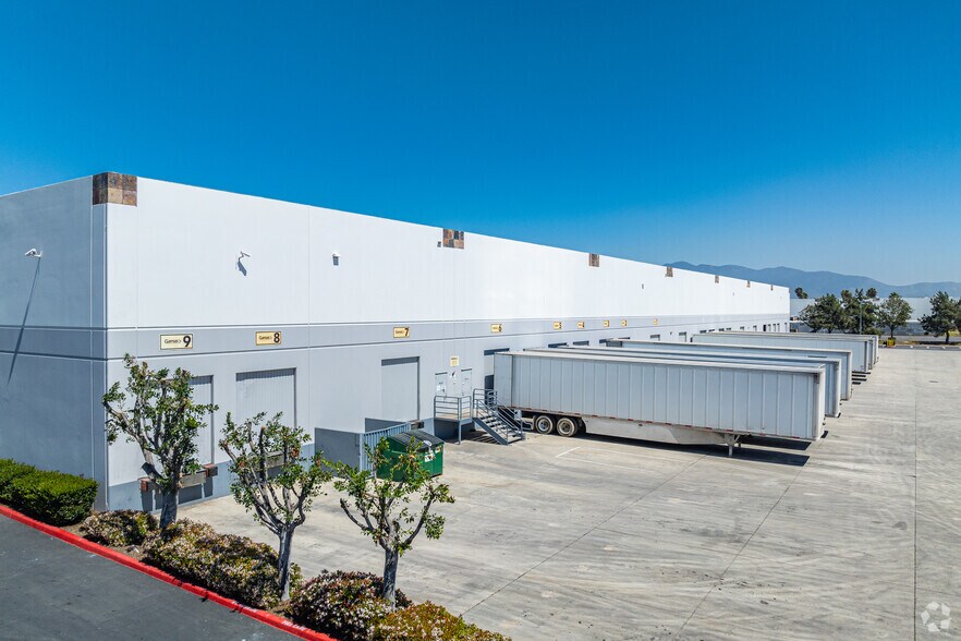 More Photos Of 7520 Airway Rd, San Diego Unknown For Lease