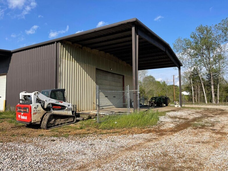More Photos Of 910 State Highway 30 W, New Albany Warehouse For Sale