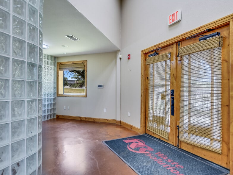 More Photos Of 4004 E Hwy 290, Dripping Springs Medical For Sale