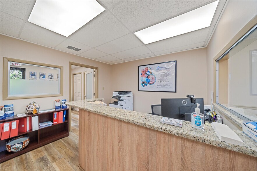 More Photos Of 1872 Tamiami Trl S, Venice Office For Sale