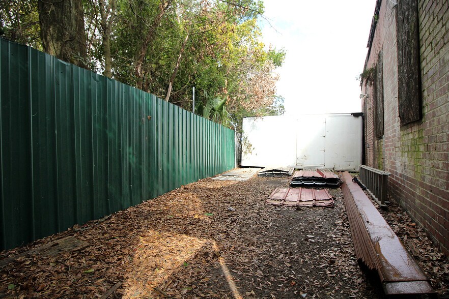 More Photos Of 5106 N Main St, Jacksonville Service Station For Sale