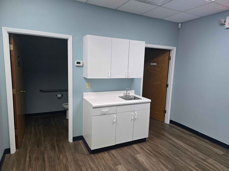 More Photos Of 1555 Howell Branch Rd, Winter Park Office For Lease