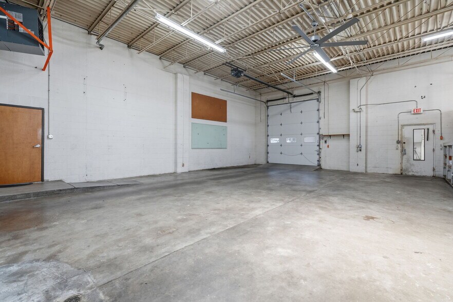 More Photos Of 311 N Waverly Ave, Springfield Warehouse For Lease