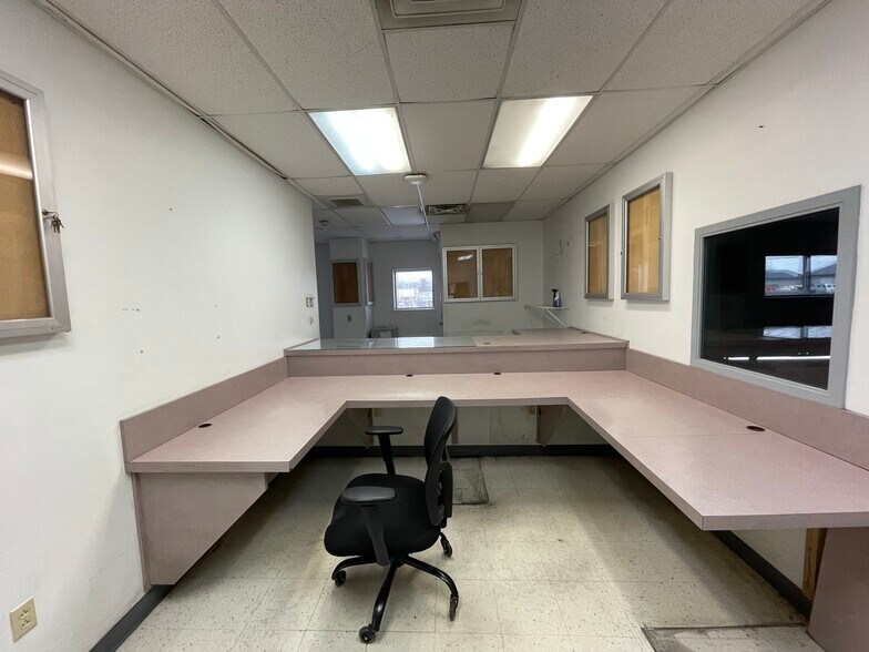 More Photos Of 74 Red Fern Rd, Campbellsville Truck Terminal For Lease