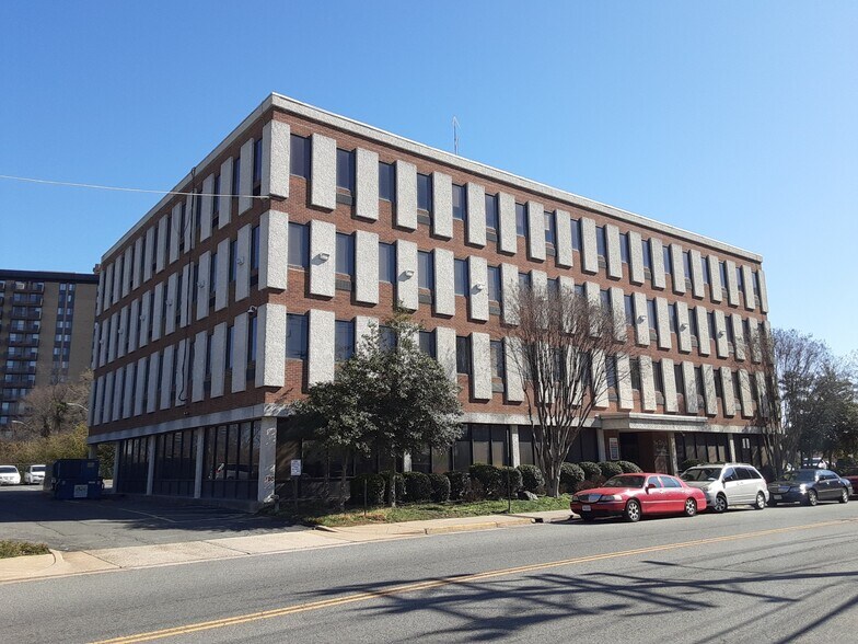 More Photos Of 6121 Lincolnia Rd, Alexandria Office For Lease