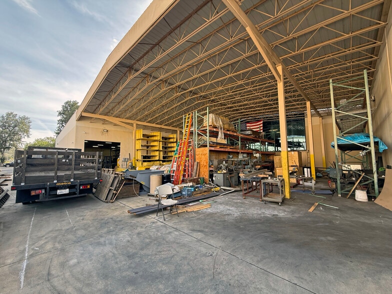 More Photos Of 28258 Avenue Stanford, Valencia Manufacturing For Sale